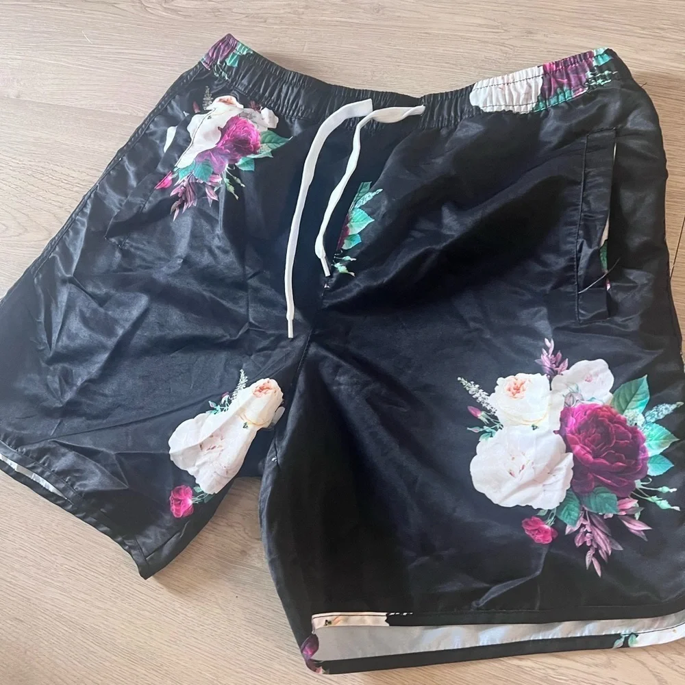 Floral‎ Black Swim Shorts Size Large